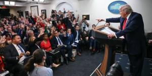 «لحماية مواد حساسة».. إدارة ترامب تقيد حركة الصحفيين في البيت الأبيض - اتش دي كورة