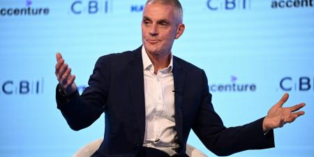 استقالة مدير عام «بي بي سي» بسبب وثائقي عن ترامب - اتش دي كورة